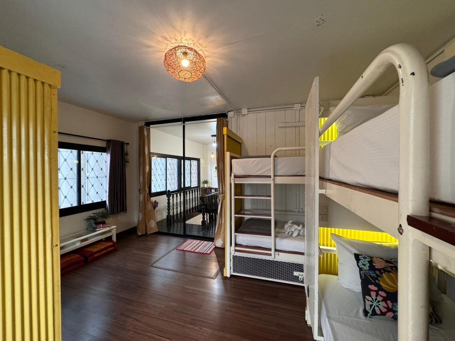 Chiza Hostel Chiangmai Chiang Mai Bagian luar foto