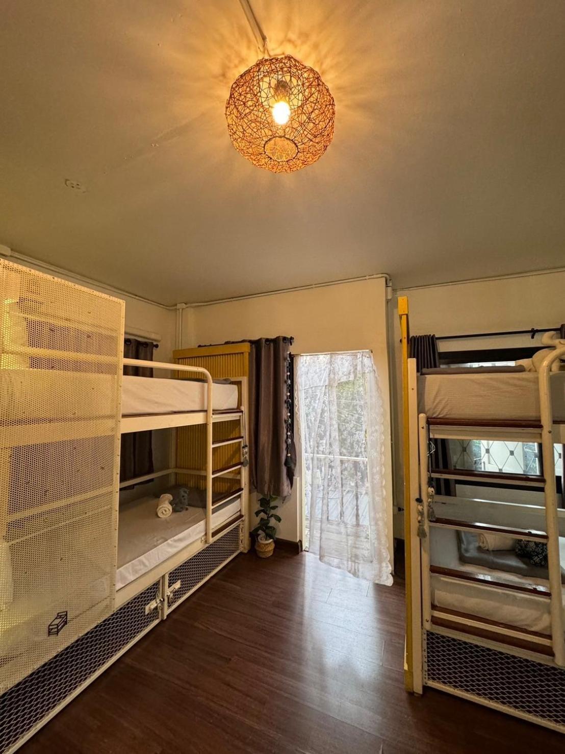 Chiza Hostel Chiangmai Chiang Mai Bagian luar foto