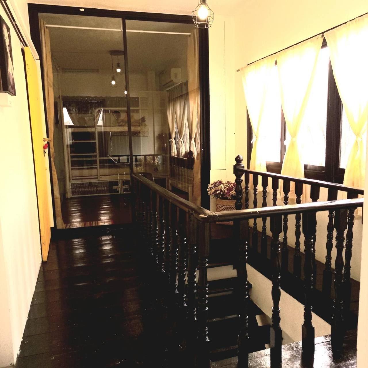Chiza Hostel Chiangmai Chiang Mai Bagian luar foto
