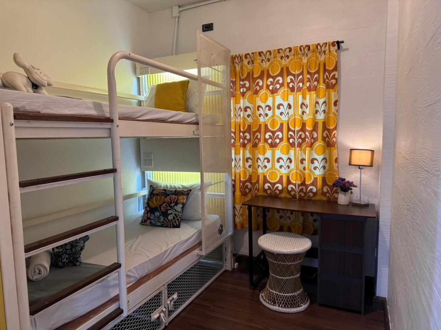 Chiza Hostel Chiangmai Chiang Mai Bagian luar foto