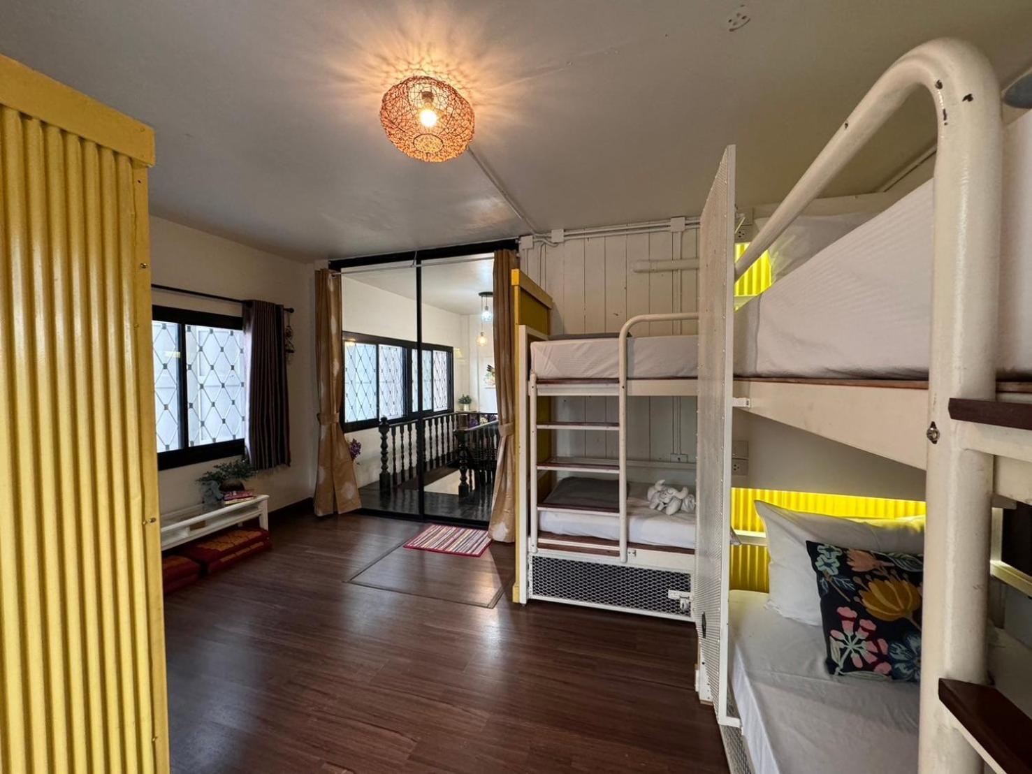 Chiza Hostel Chiangmai Chiang Mai Bagian luar foto