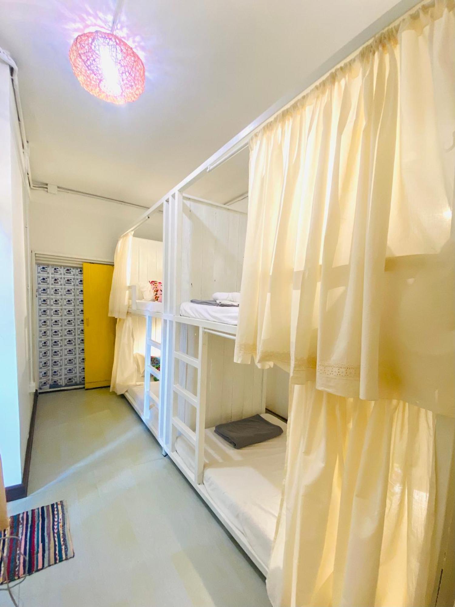 Chiza Hostel Chiangmai Chiang Mai Bagian luar foto