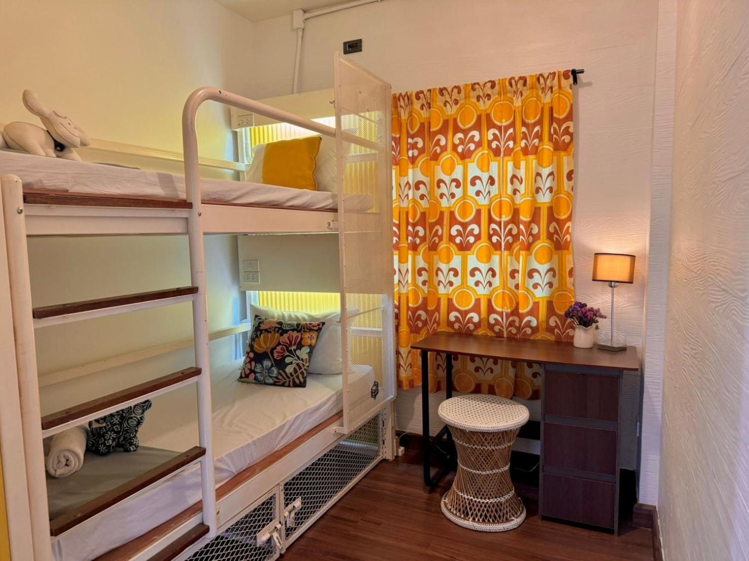 Chiza Hostel Chiangmai Chiang Mai Bagian luar foto